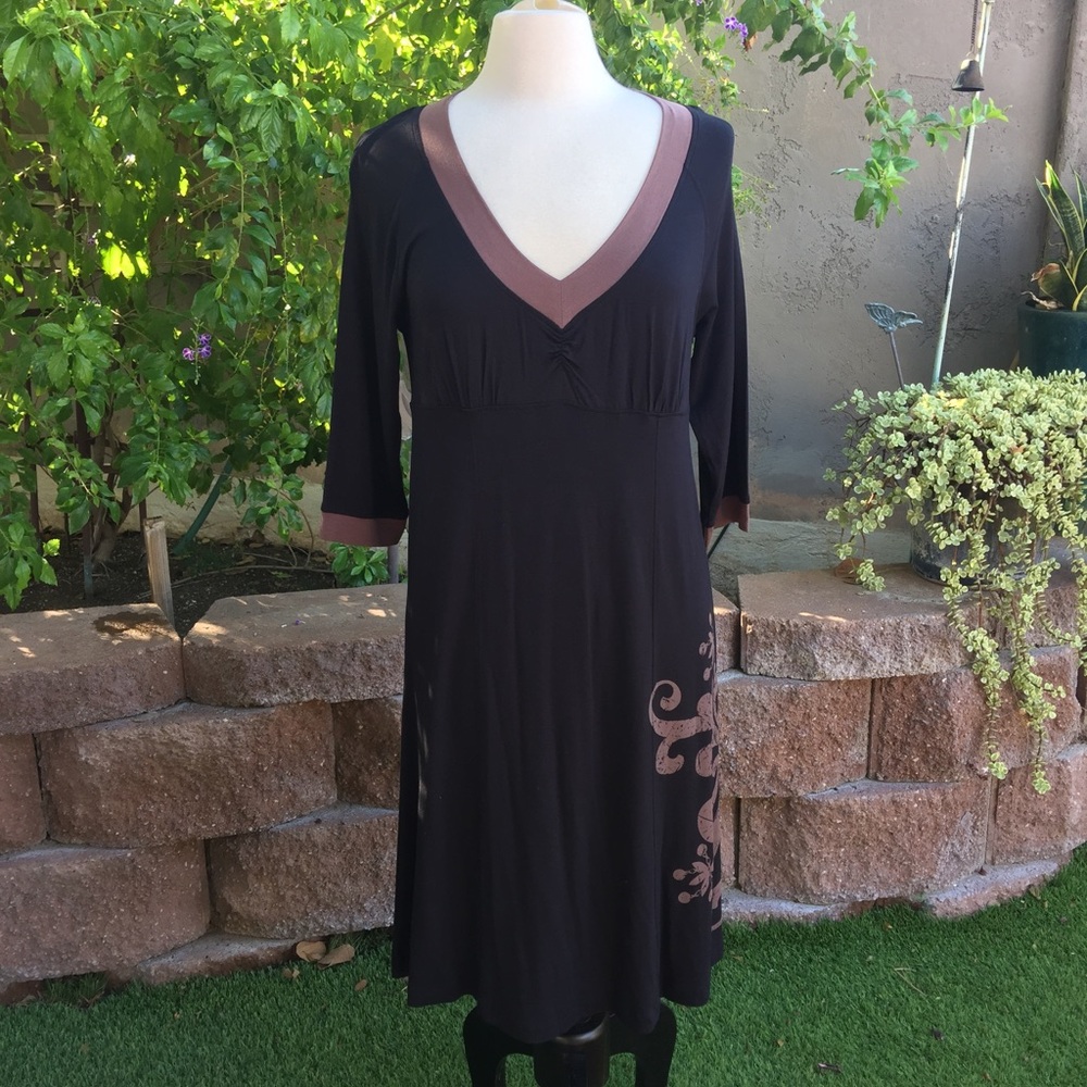 Athleta Black V-neck Dress with Brown Trim, sz L